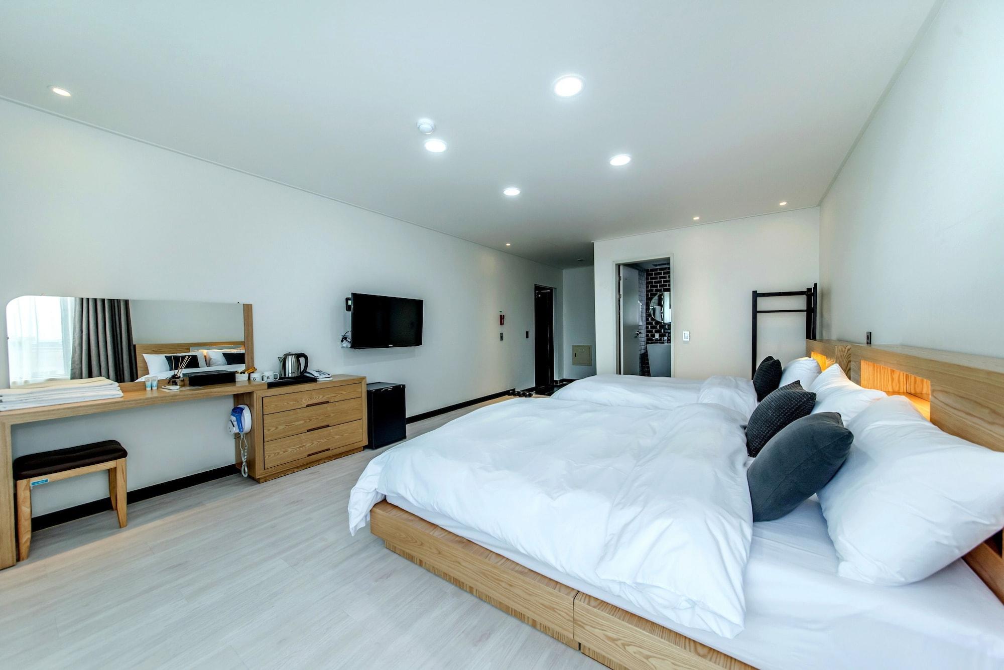 Nine Boutique Hotel Seogwipo Extérieur photo
